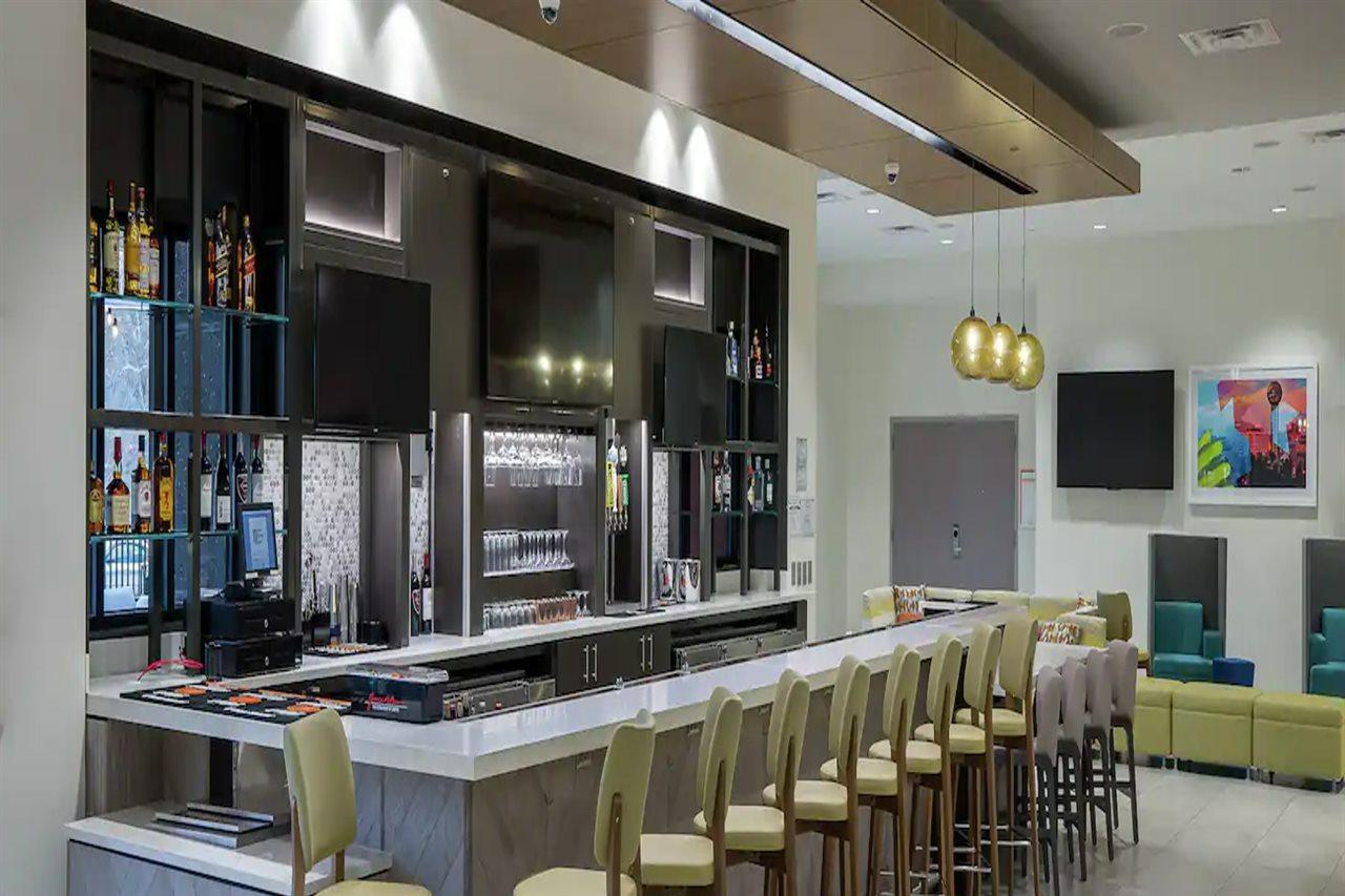Hilton Garden Inn Pomona, Ca Bagian luar foto