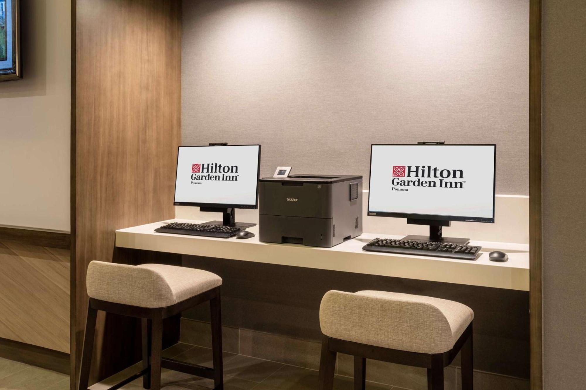 Hilton Garden Inn Pomona, Ca Bagian luar foto