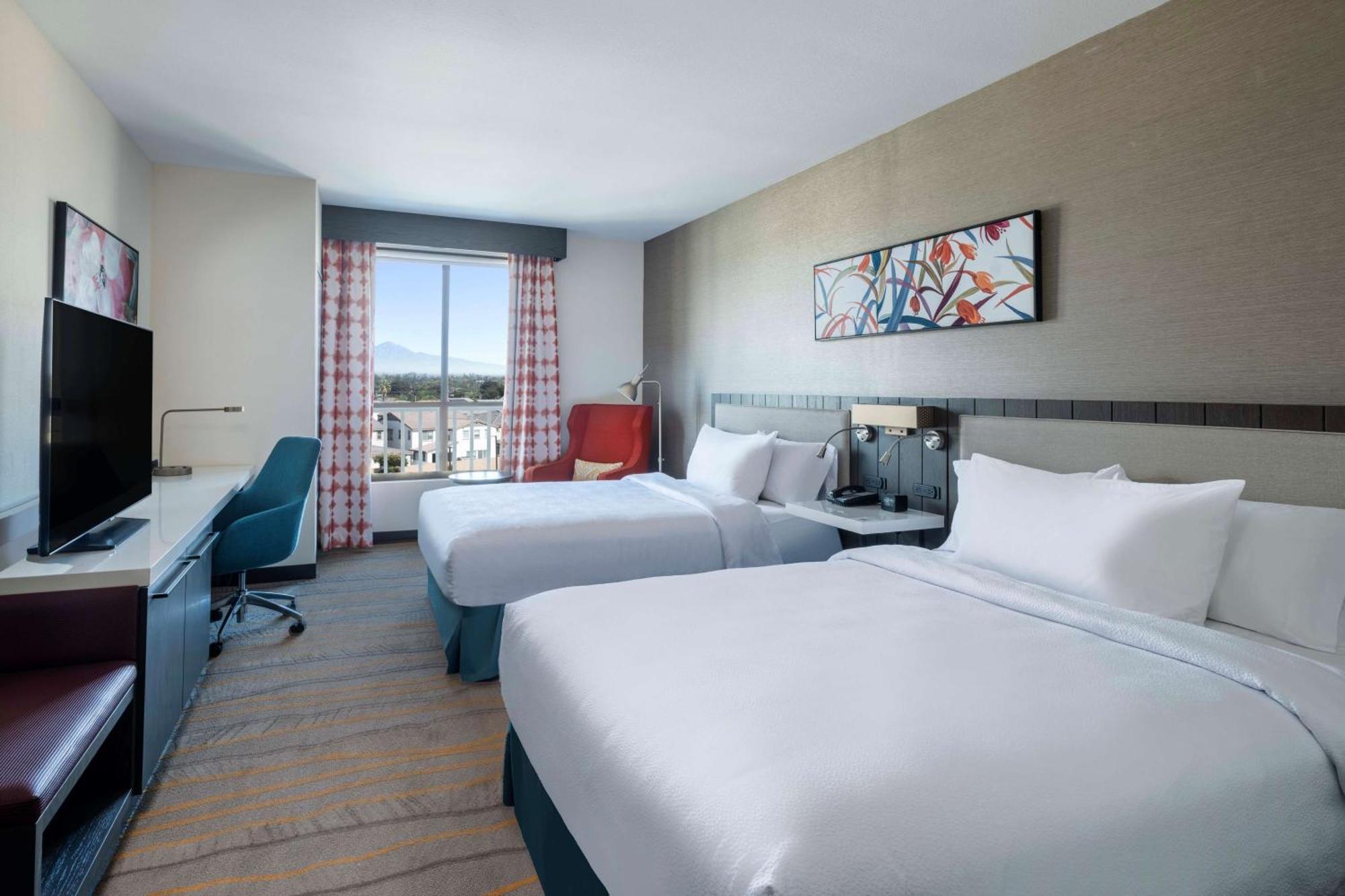 Hilton Garden Inn Pomona, Ca Bagian luar foto