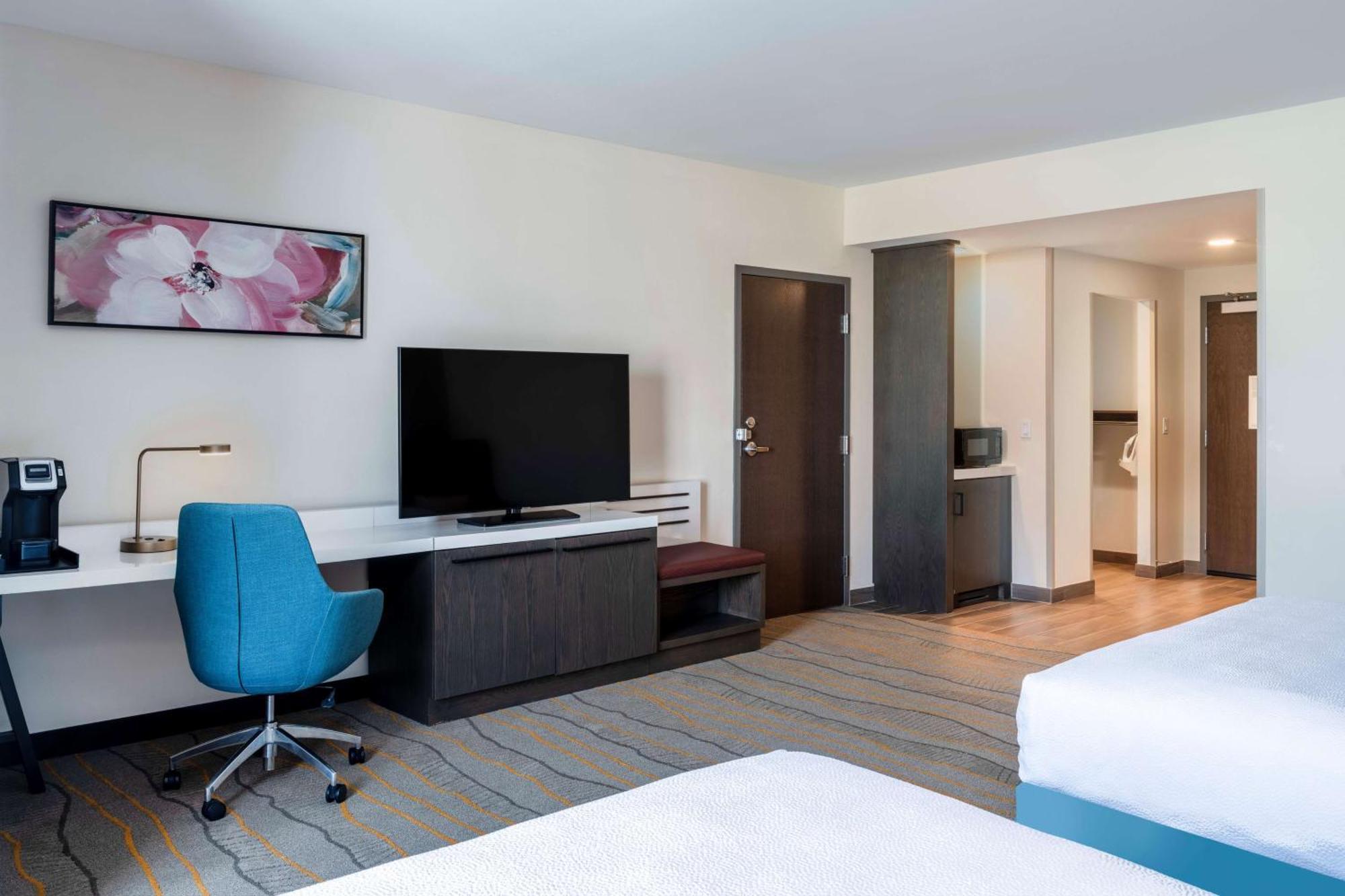 Hilton Garden Inn Pomona, Ca Bagian luar foto